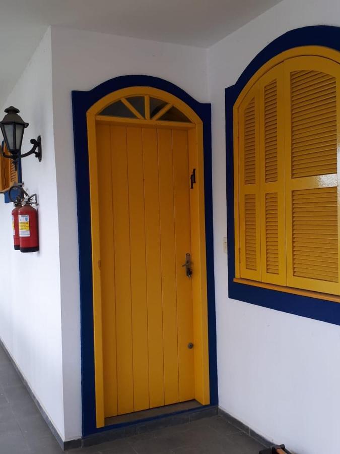 Residencial Colonial Amarelo A 150M Da Praia De Mariscal Aparthotel Bombinhas Kültér fotó